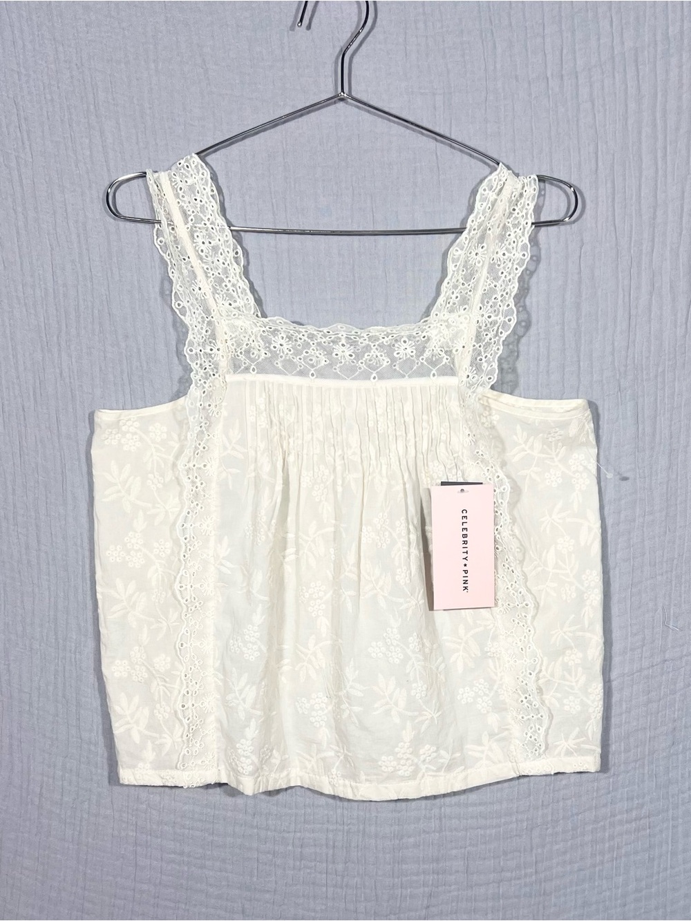 🌸 NWT | Celebrity Pink | White Lace Eyelet Boho Cottagecore Crop Tank Top | M - Picture 3 of 8